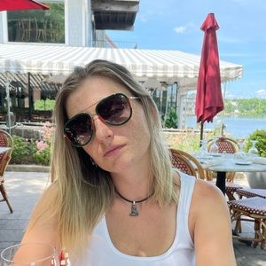 Meet your Posher, Victoria